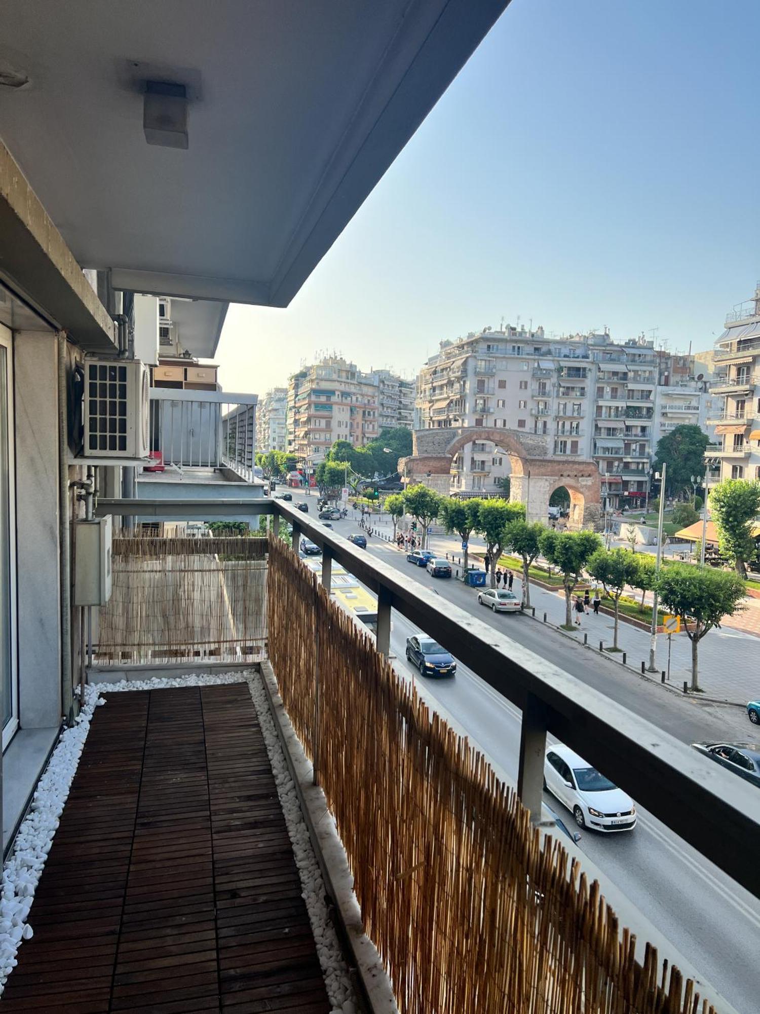 Homevision - Galerius Arch - Center *