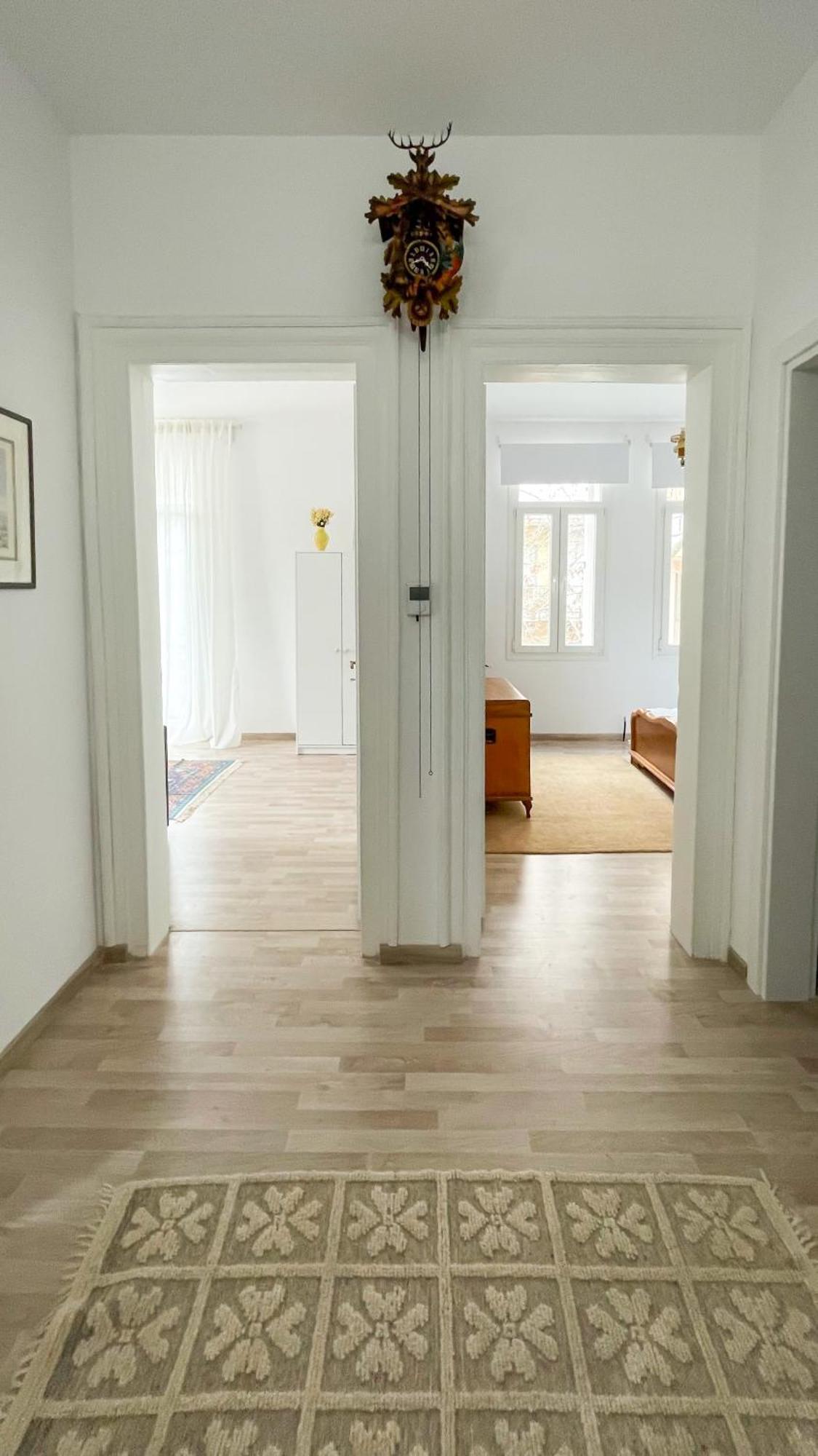 Bright & Spacious Near Center. Apartment