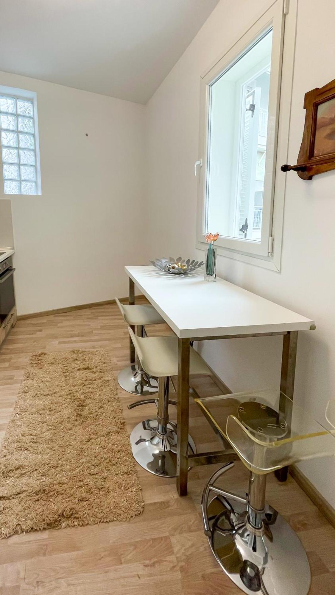 Bright & Spacious Near Center. * Thessaloniki