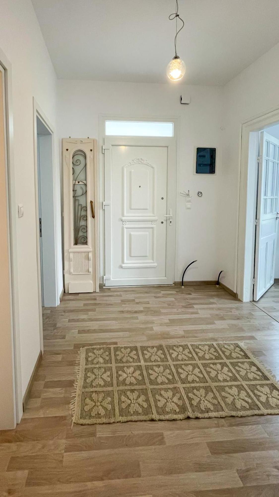 Apartment Bright & Spacious Near Center. Thessaloniki
