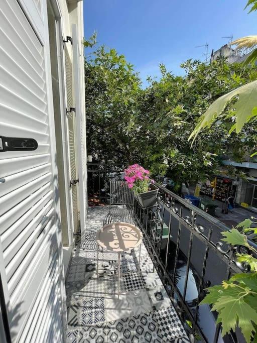 Bright & Spacious Near Center.