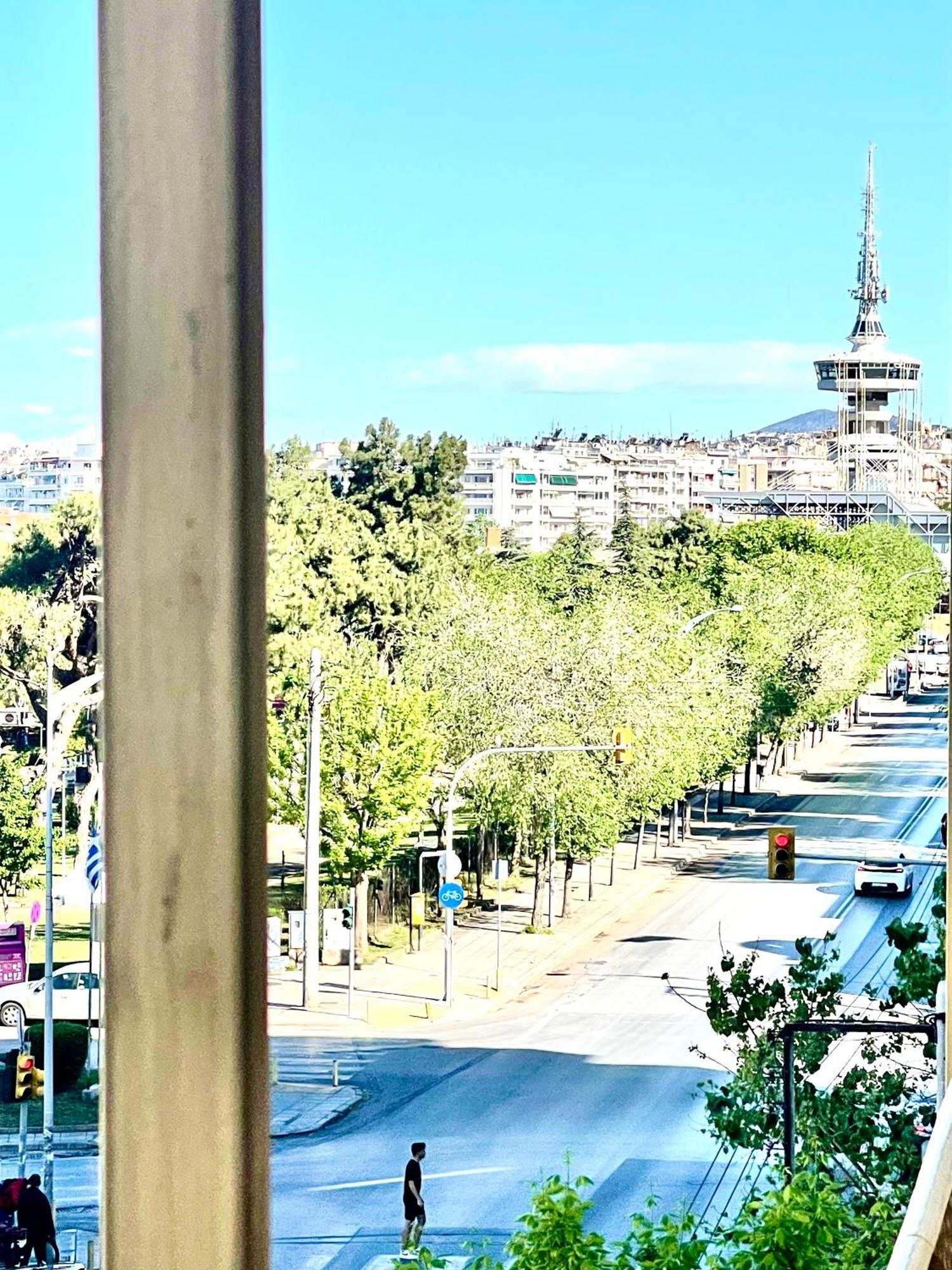 The Muse Flat In Just A Few Steps Away From Museums And Helexpo *