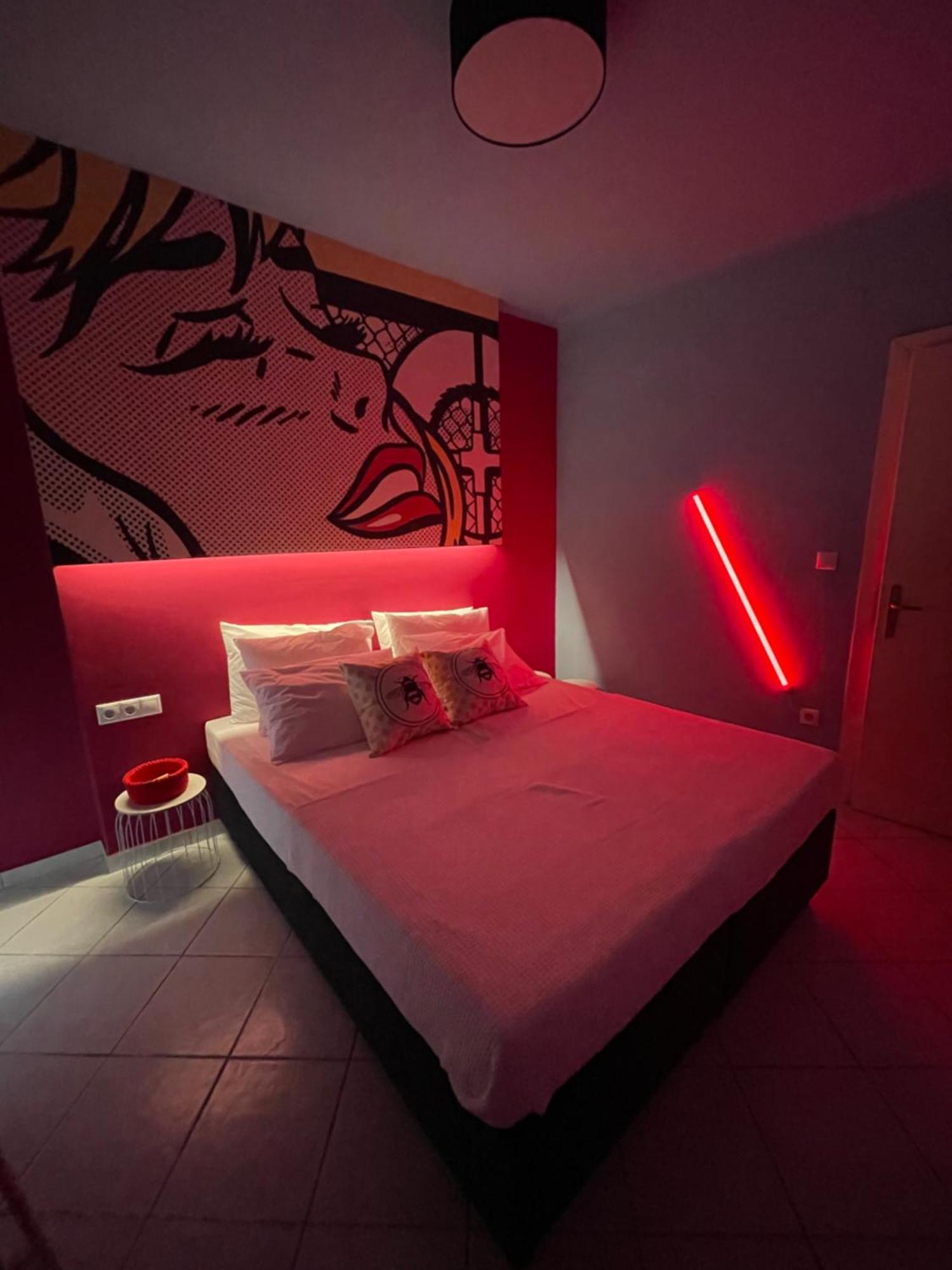 The Muse Flat In Just A Few Steps Away From Museums And Helexpo Daire