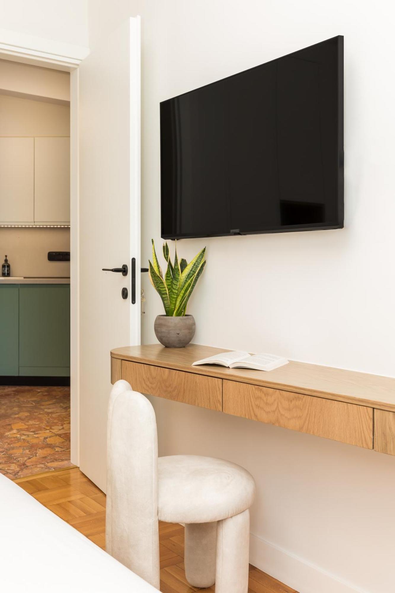 Dolly By Halu!, With Private Parking Apartment *