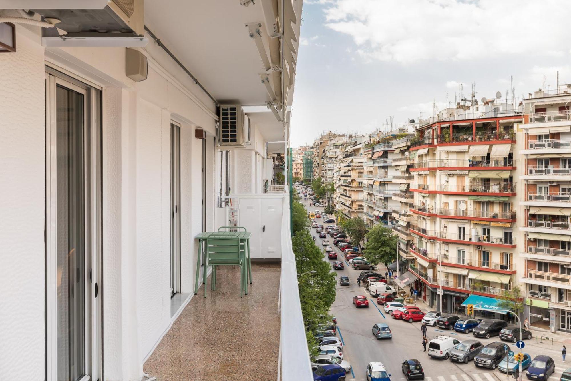 Dolly By Halu!, With Private Parking Apartment