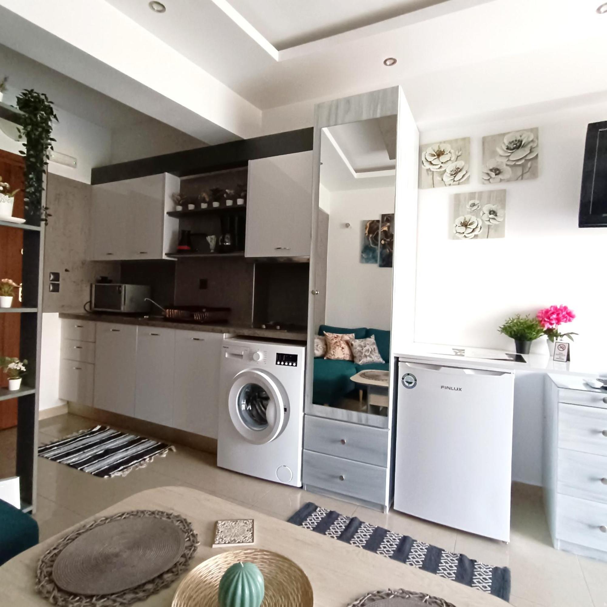 White Orhid Modern Apartment *