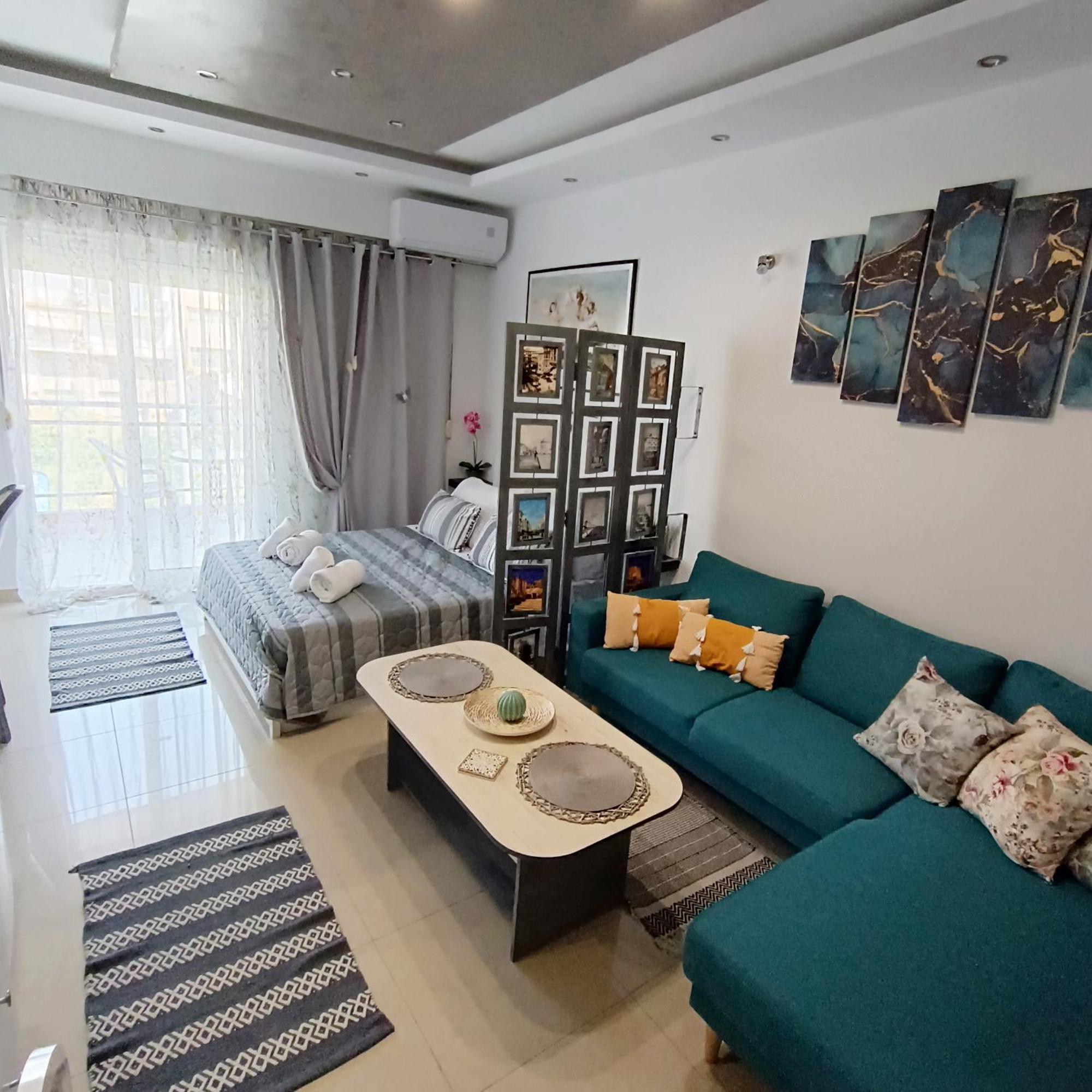 White Orhid Modern Apartment