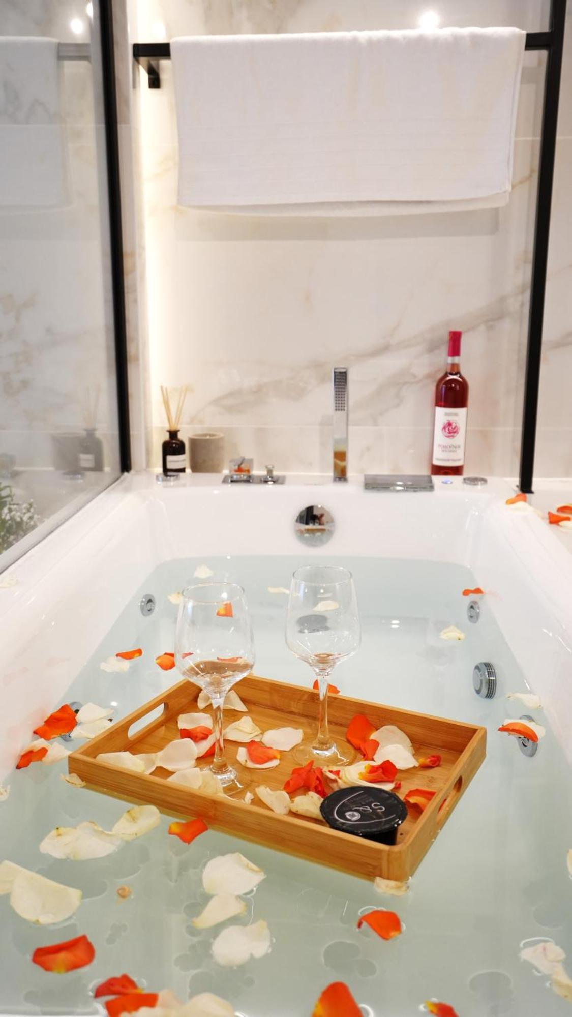 Apartment Luxury With Jacuzzi By Sea&thecity Thessaloniki