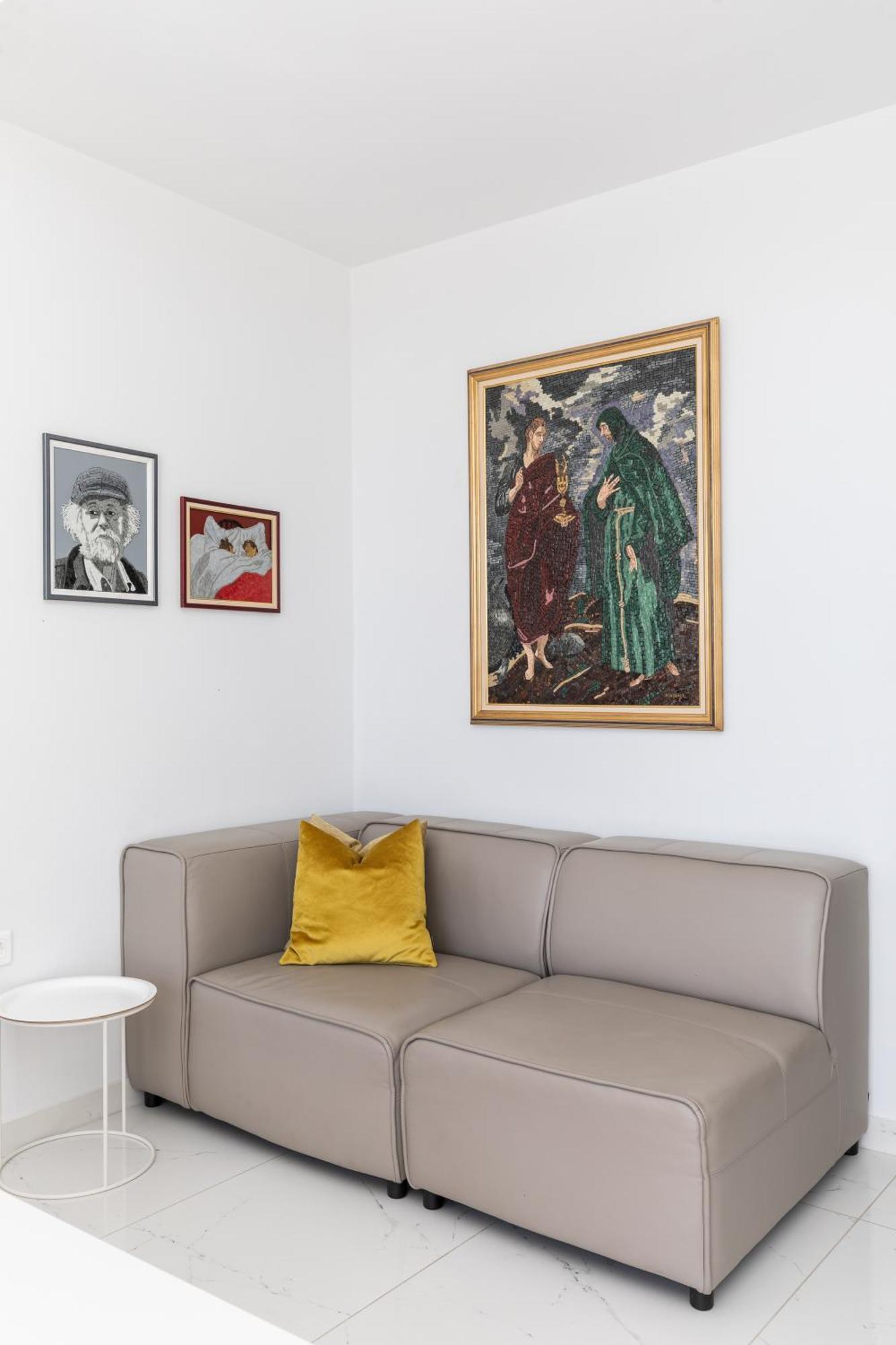 Apartment Aria, Lux Seafront Apt With White Tower View *