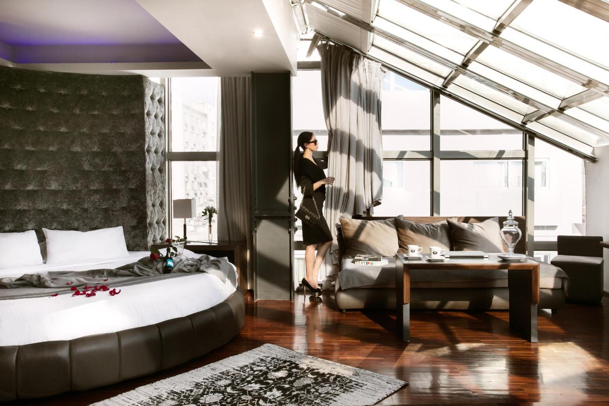 Diamond Suites, Philian And
