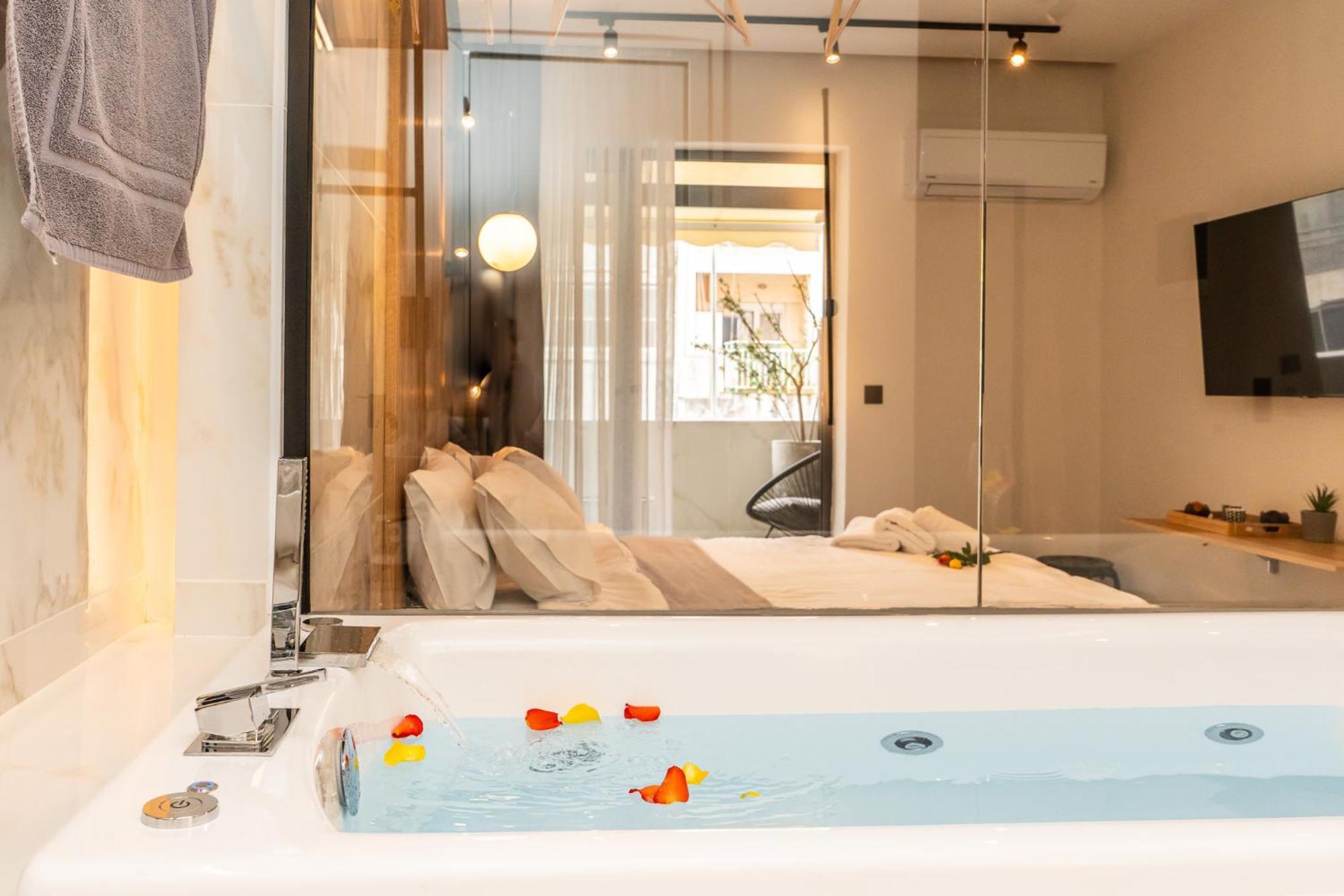 Luxury With Jacuzzi By Sea&thecity Thessaloniki