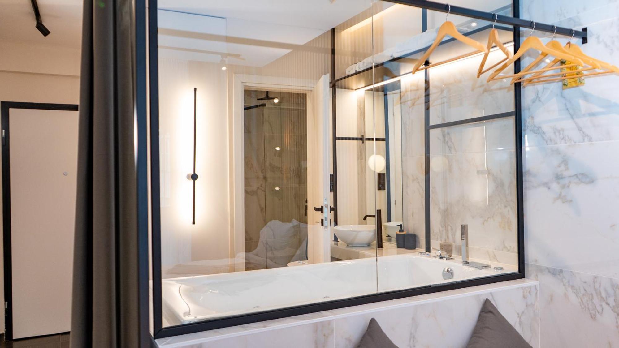 Apartment Luxury With Jacuzzi By Sea&thecity Thessaloniki