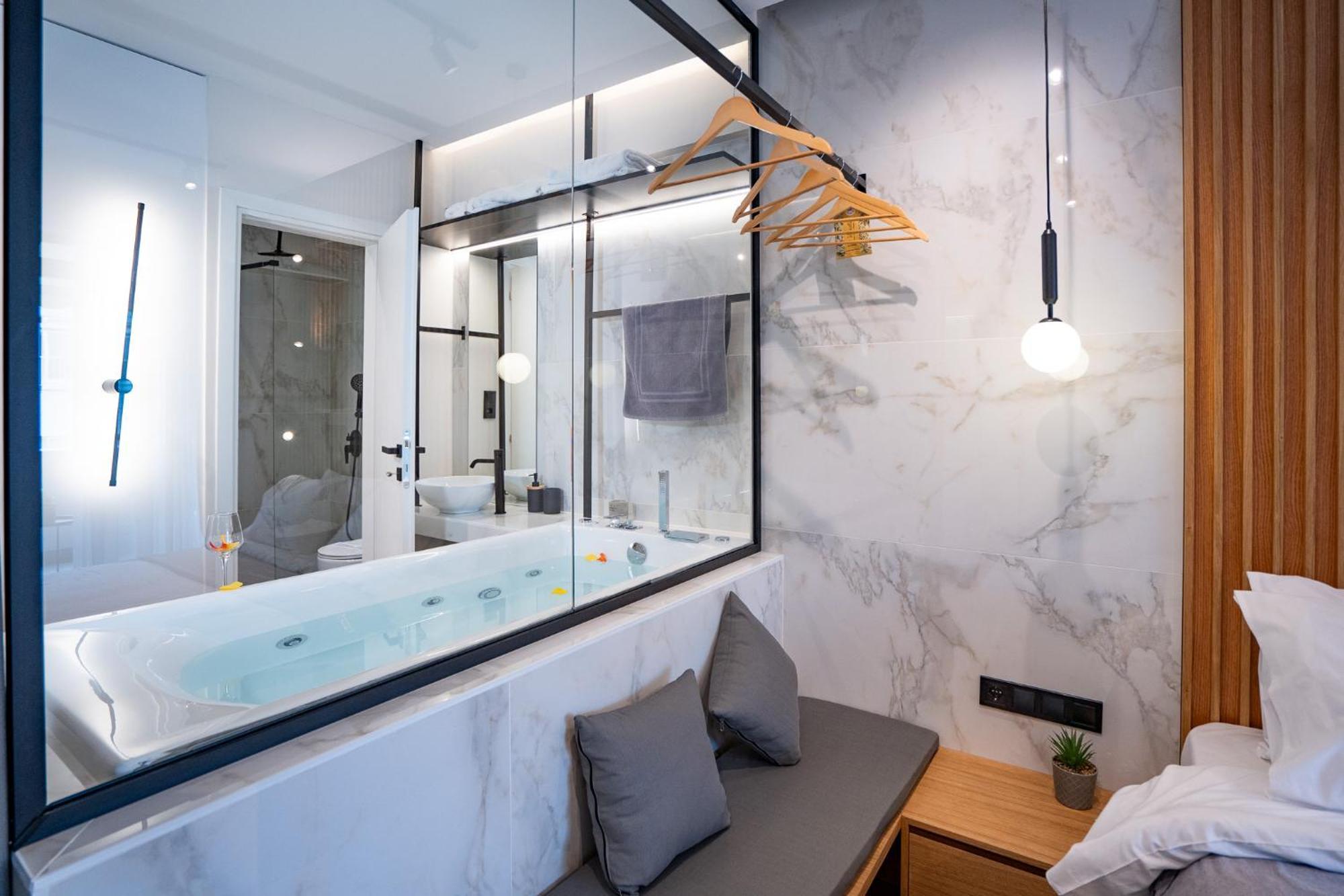 Apartment Luxury With Jacuzzi By Sea&thecity Thessaloniki