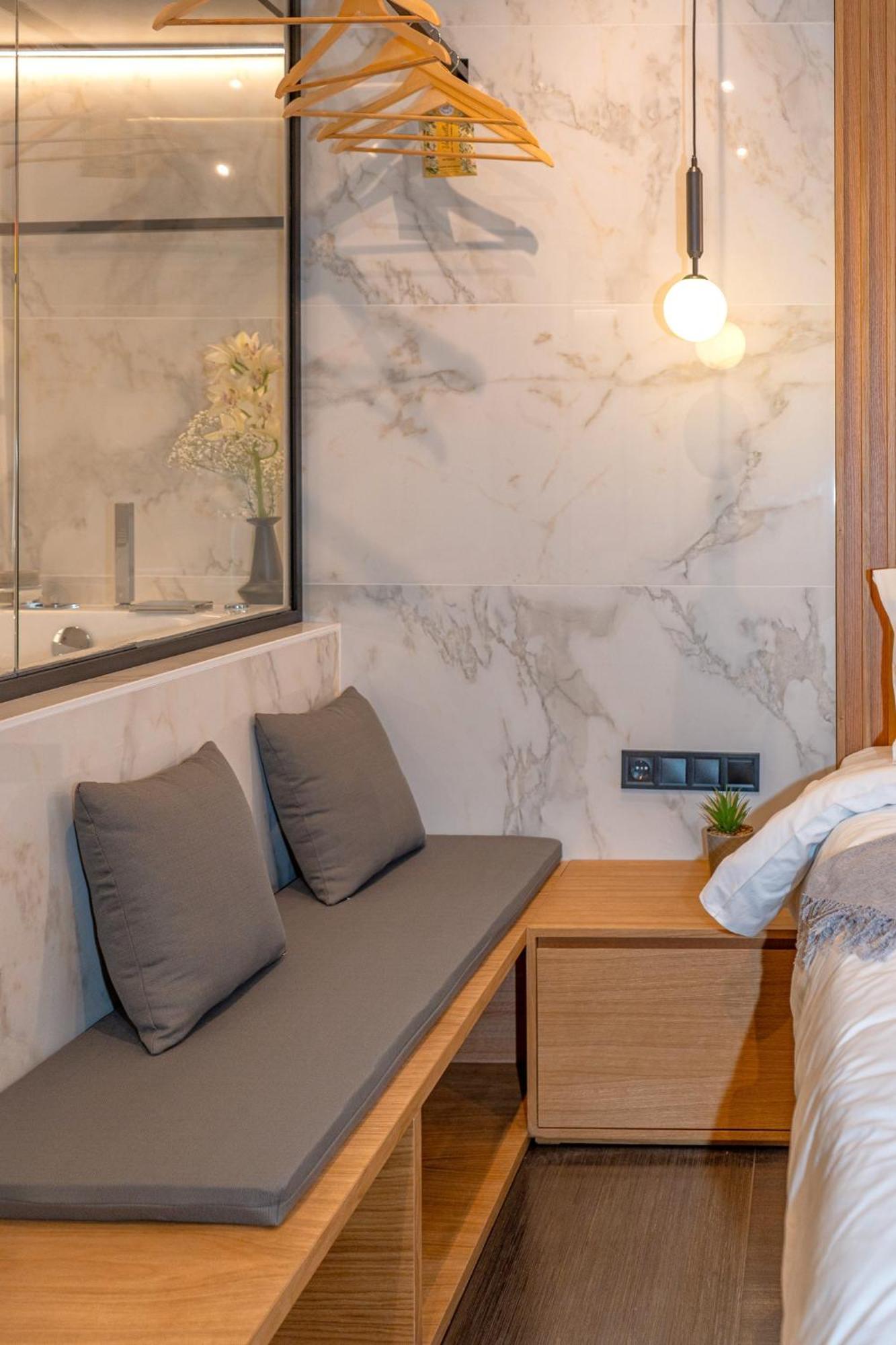 Luxury With Jacuzzi By Sea&thecity Thessaloniki