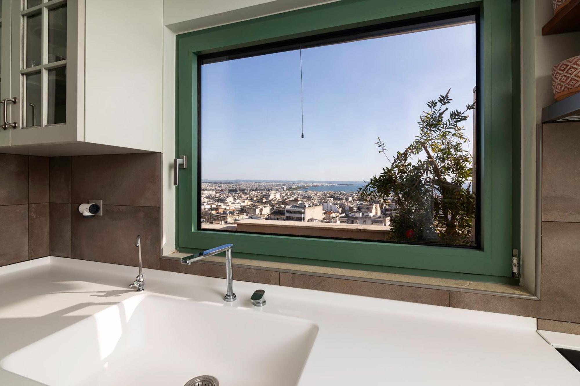 Thea Apartment *
