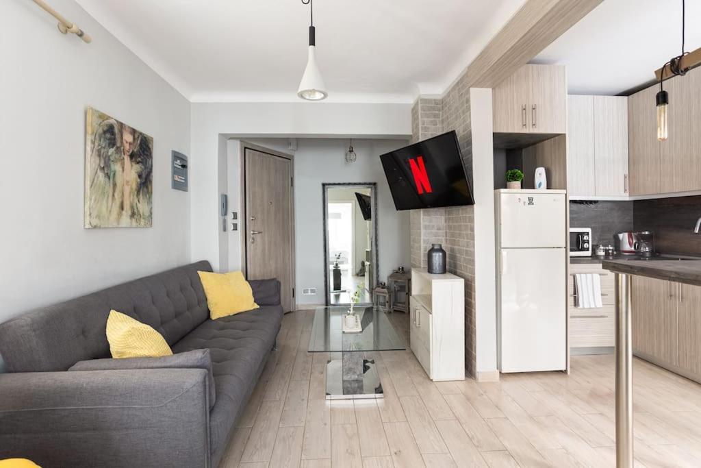 Modern Lifestyle In The Heart Of The Apartment Thessaloniki