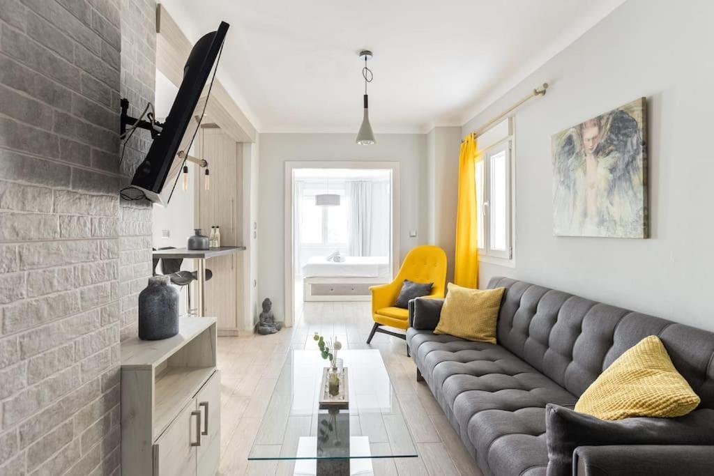 Modern Lifestyle In The Heart Of The * Thessaloniki
