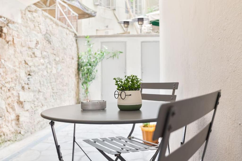 Modern Lifestyle In The Heart Of The *