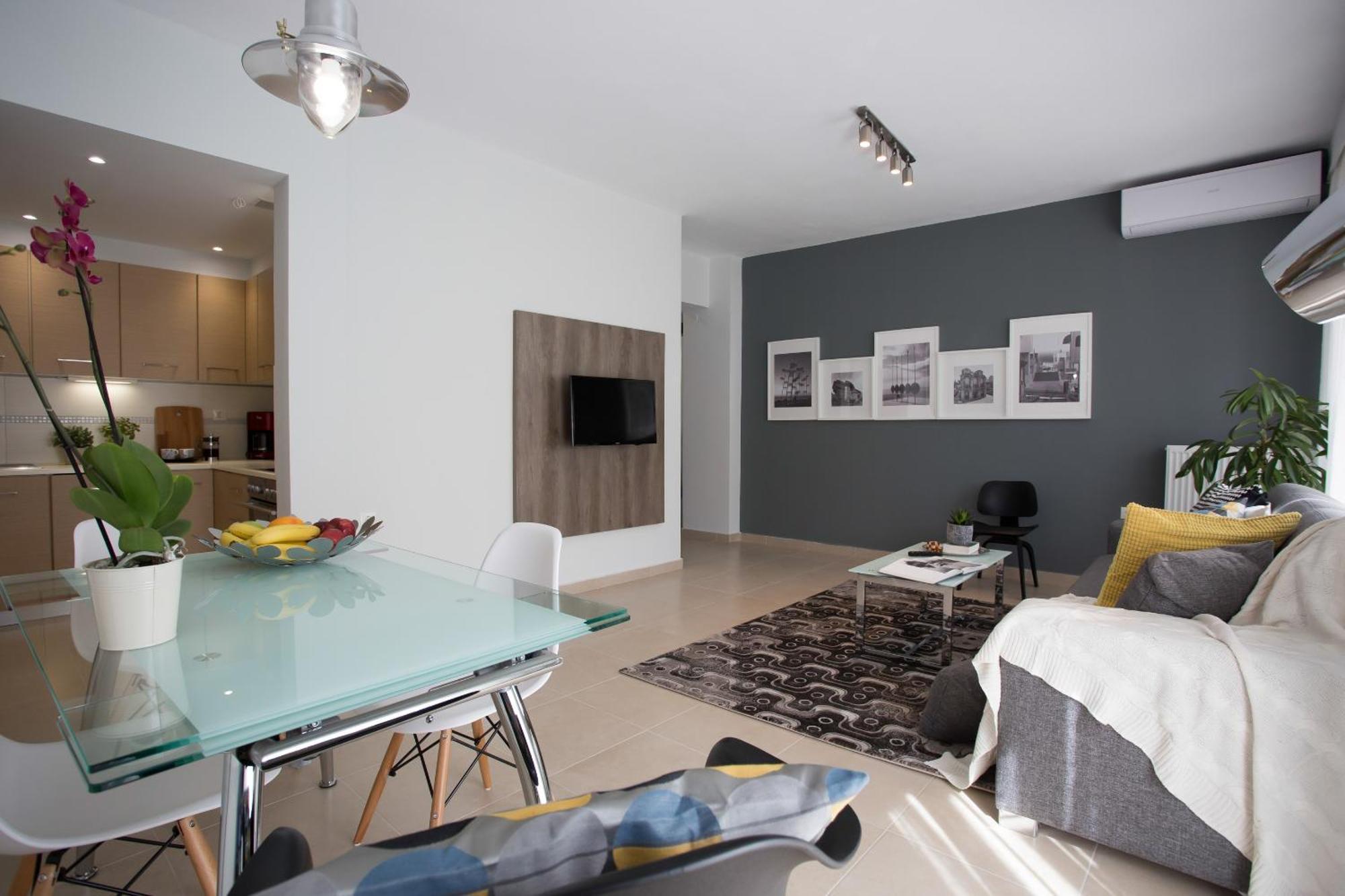 Polis Apartment