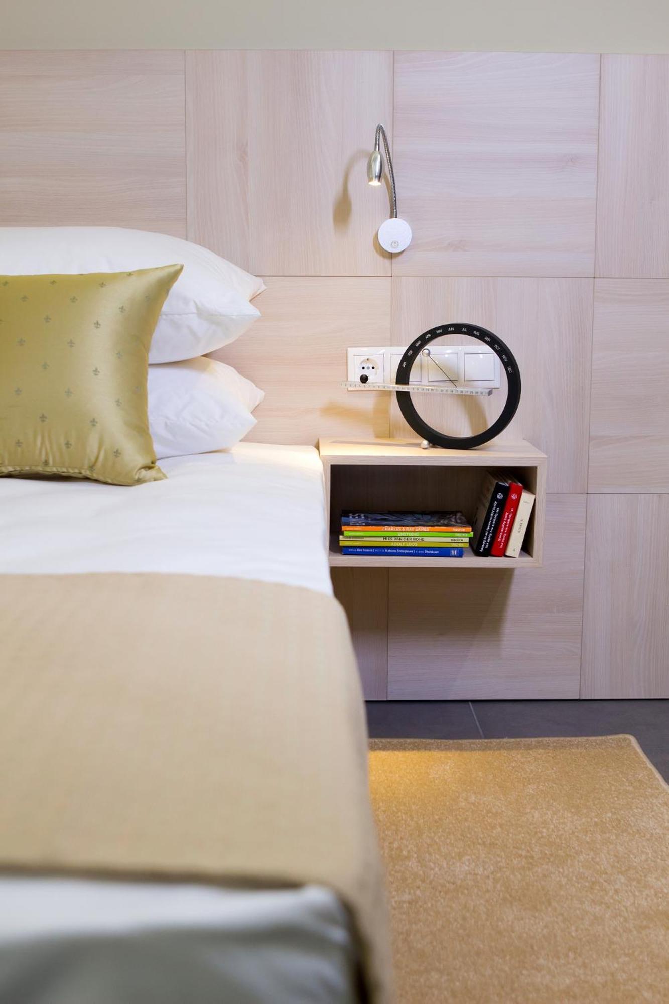 Apartment Polis