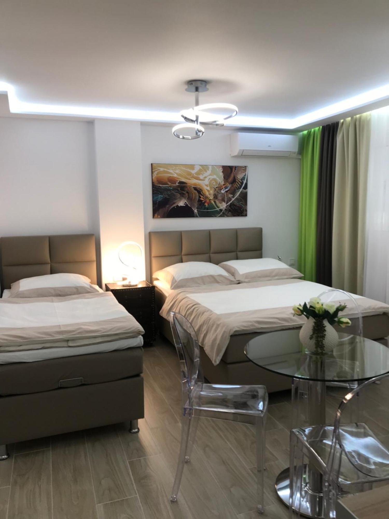 Apartment Laura Lifestyle And White Tower