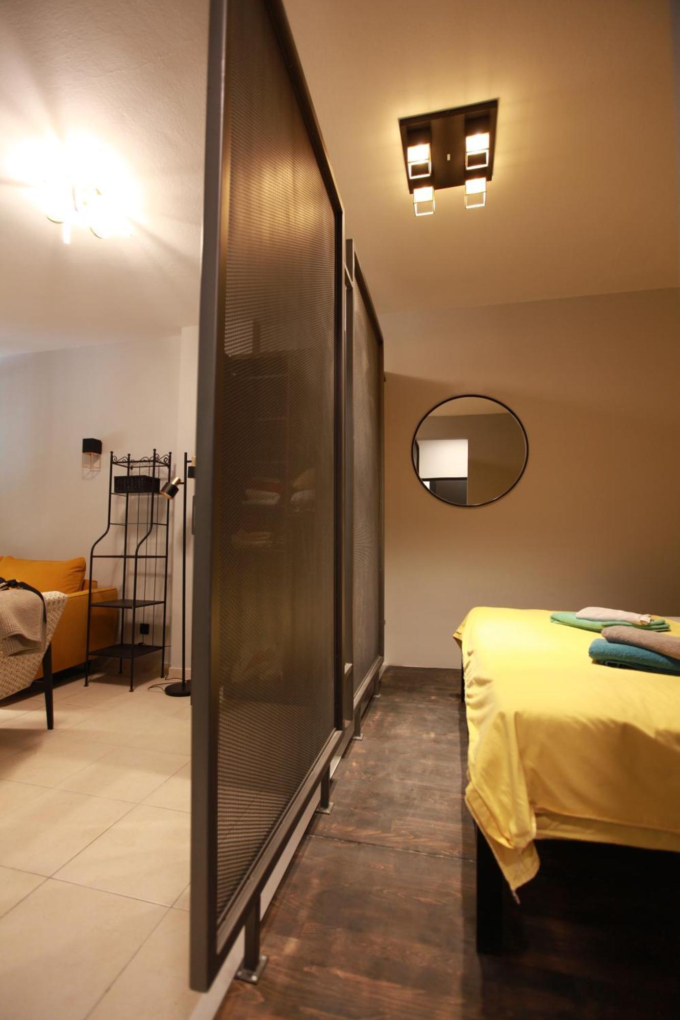 Yellow Black Magic Apartment *