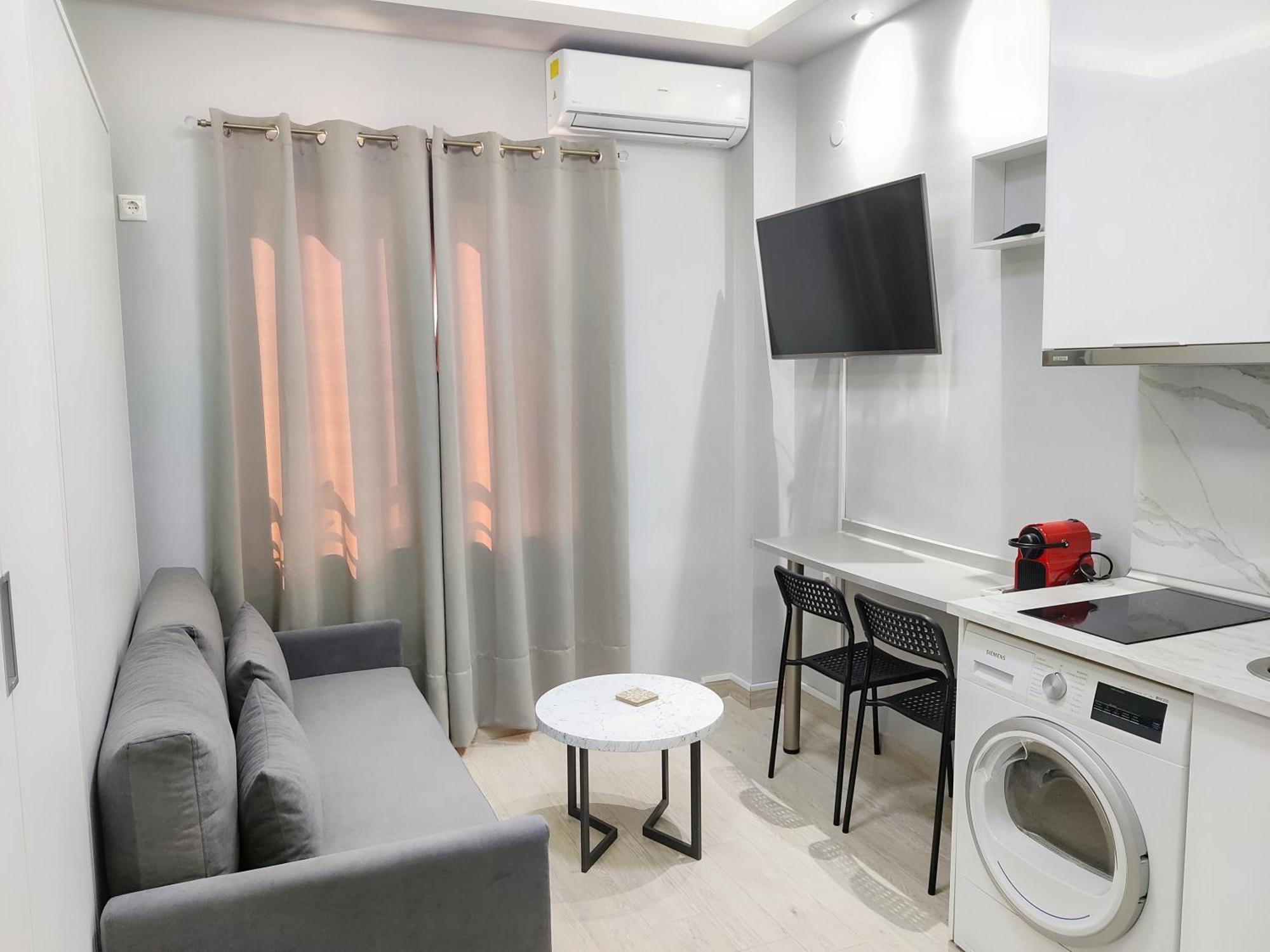 Pretty Petitie Fully Equipped Center Apartment Thessaloniki