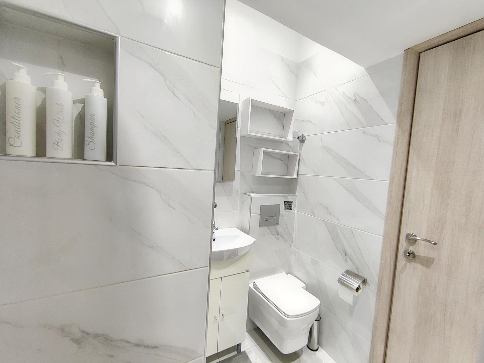 Pretty Petitie Fully Equipped Center Apartment