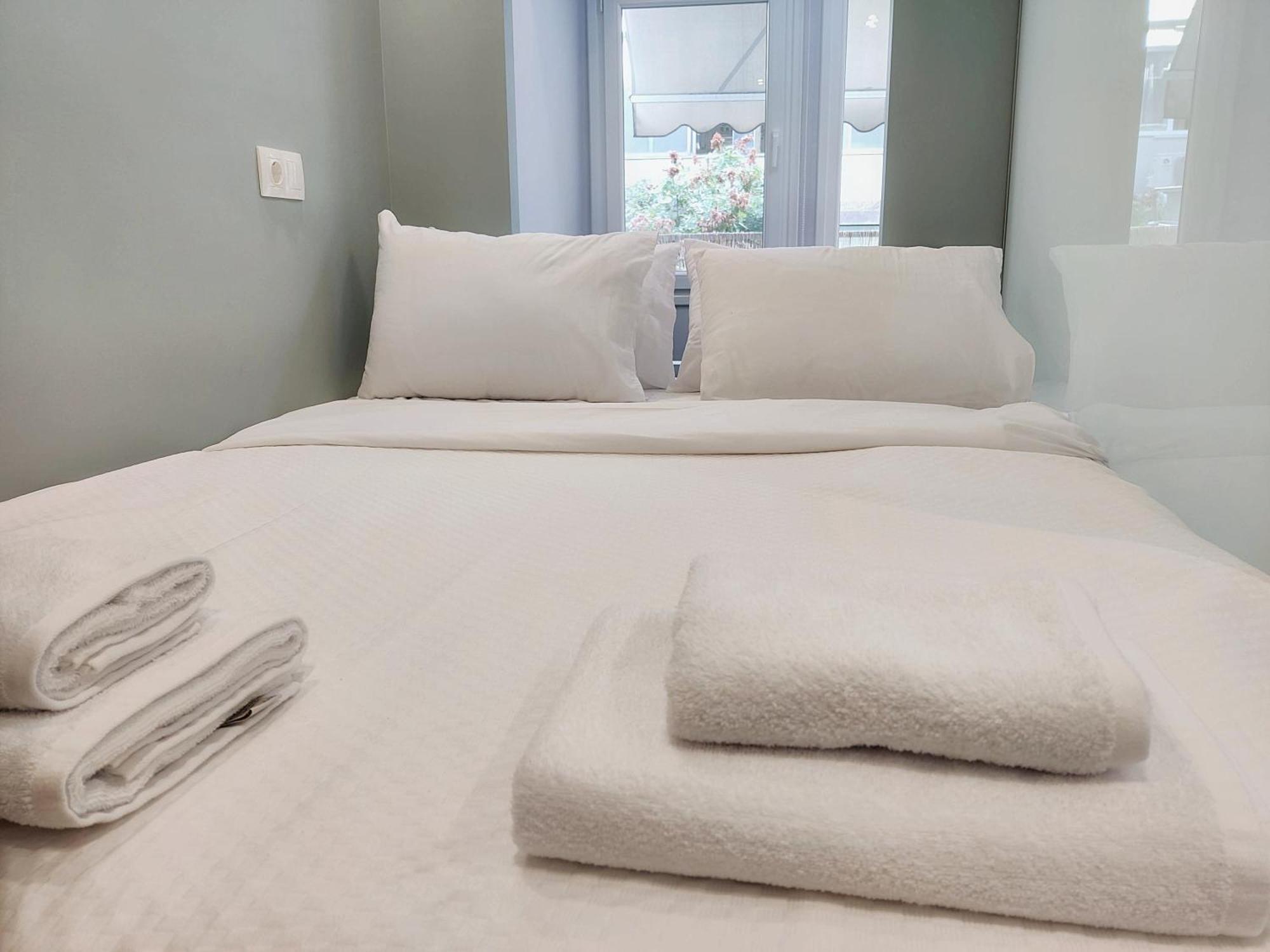 Stylish Fully Equipped Center Daire