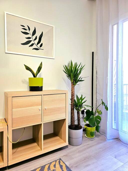 Yellow Kitchen Apartment, City Central Location *