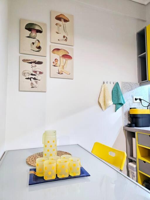 Apartment Yellow Kitchen Apartment, City Central Location