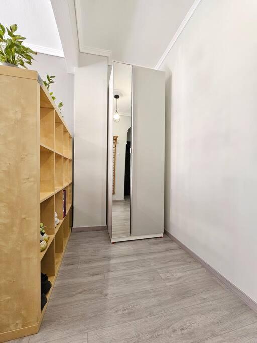 Yellow Kitchen Apartment, City Central Location