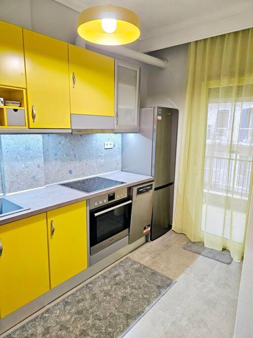 Yellow Kitchen Apartment, City Central Location Apartment Thessaloniki