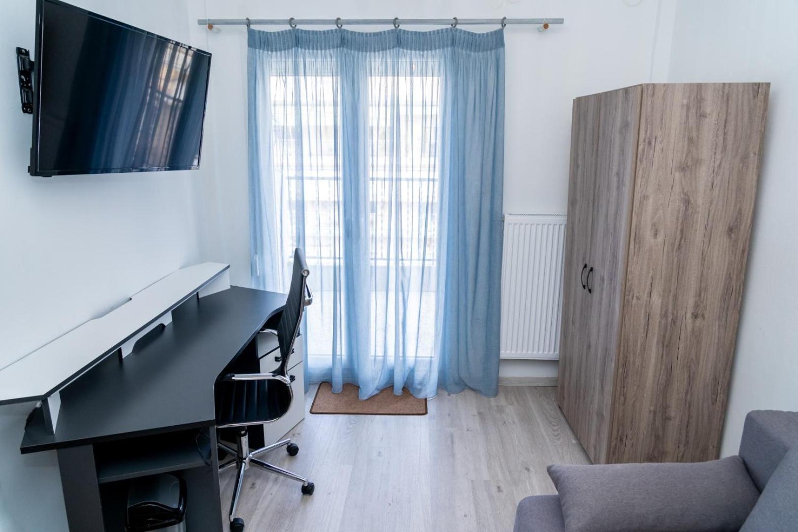Kosmos Service Near Turkish Consulat And Saint Dimitrious Church With Additional Cost Parking Apartment *