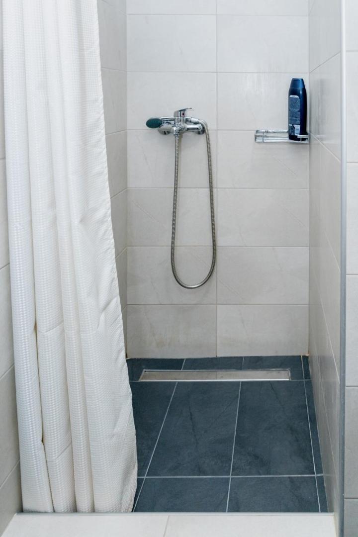 Apartment Kosmos Service Near Turkish Consulat And Saint Dimitrious Church With Additional Cost Parking