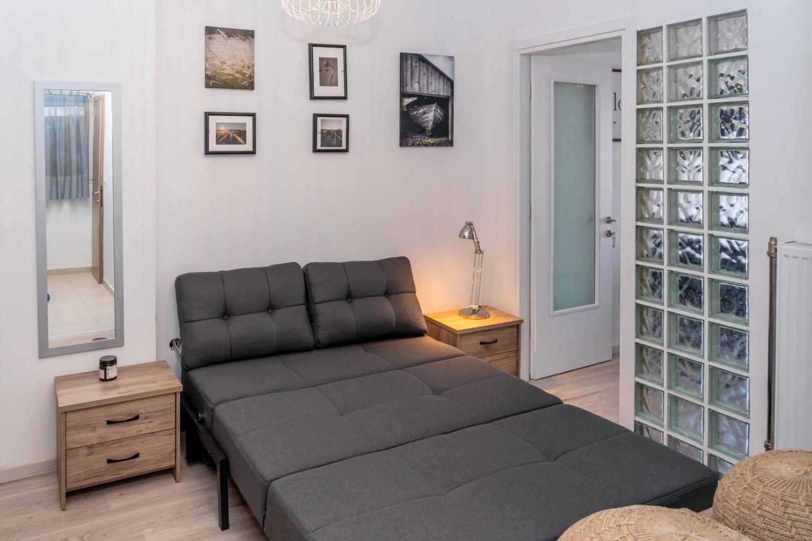Kosmos Service Near Turkish Consulat And Saint Dimitrious Church With Additional Cost Parking Apartment Thessaloniki
