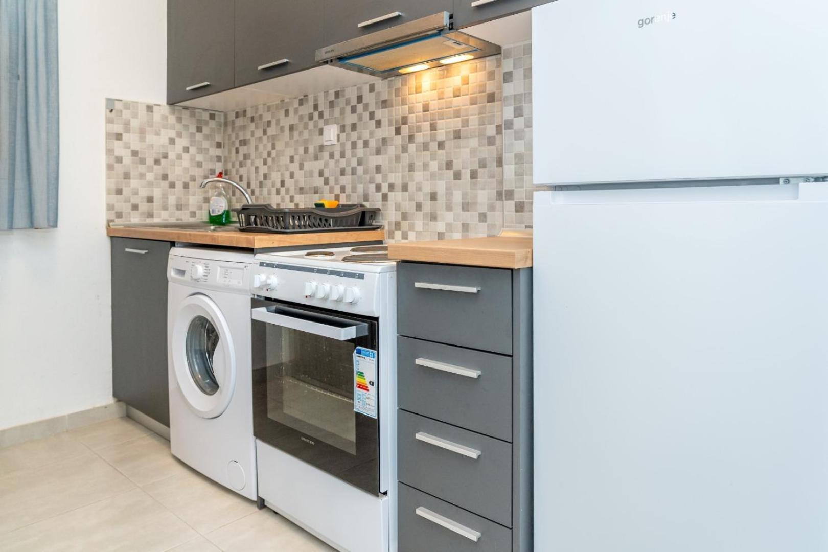 Apartment Kosmos Service Near Turkish Consulat And Saint Dimitrious Church With Additional Cost Parking Thessaloniki