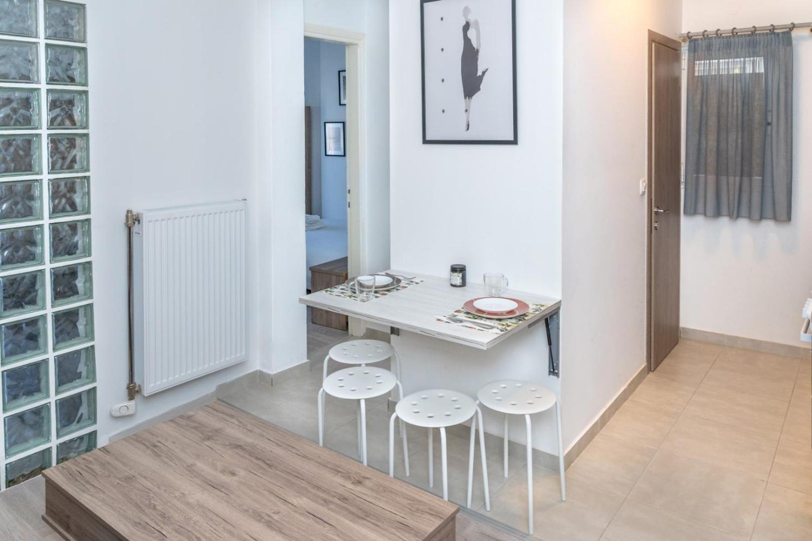 Kosmos Service Near Turkish Consulat And Saint Dimitrious Church With Additional Cost Parking * Thessaloniki