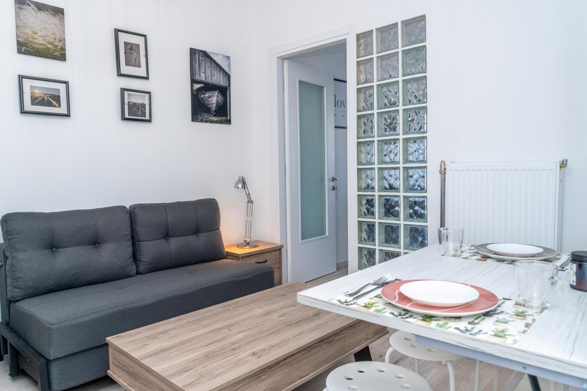 Apartment Kosmos Service Near Turkish Consulat And Saint Dimitrious Church With Additional Cost Parking *