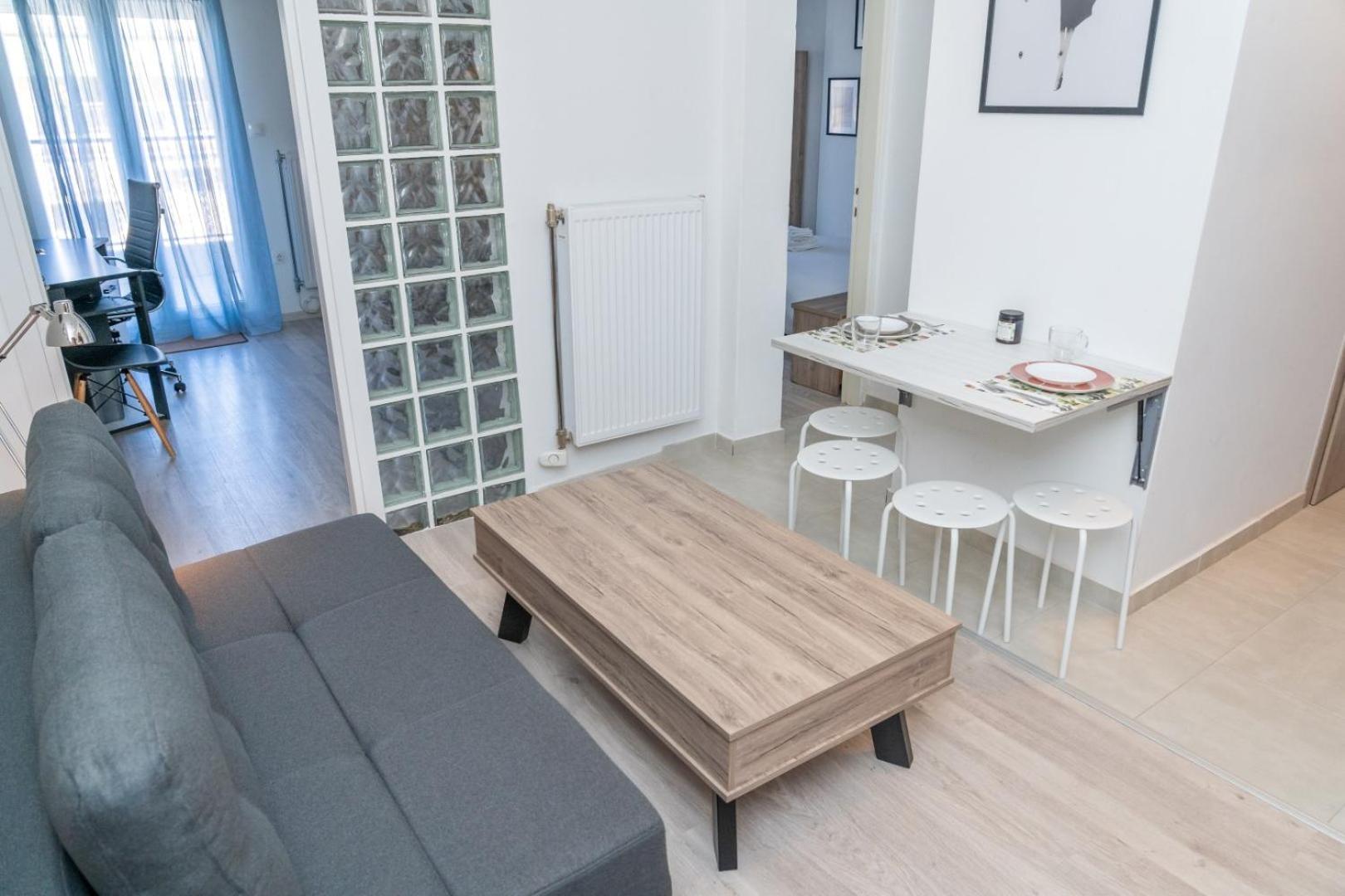 Kosmos Service Near Turkish Consulat And Saint Dimitrious Church With Additional Cost Parking *