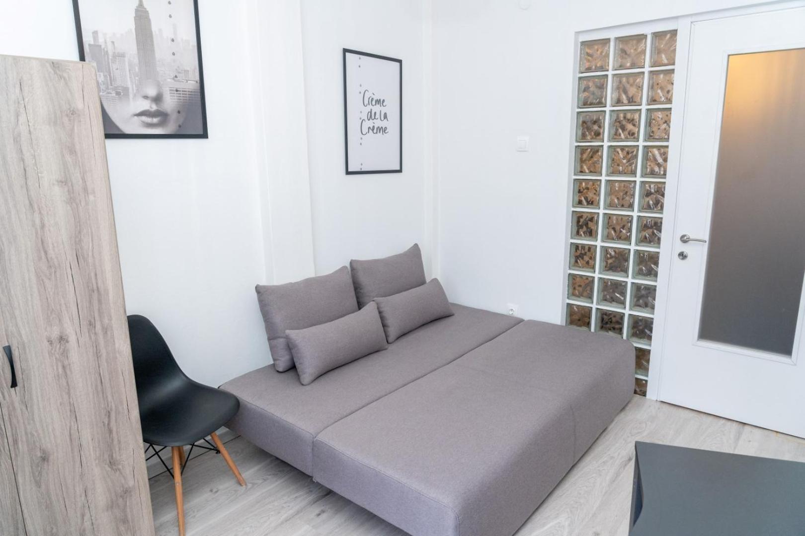 Kosmos Service Near Turkish Consulat And Saint Dimitrious Church With Additional Cost Parking Apartment Thessaloniki