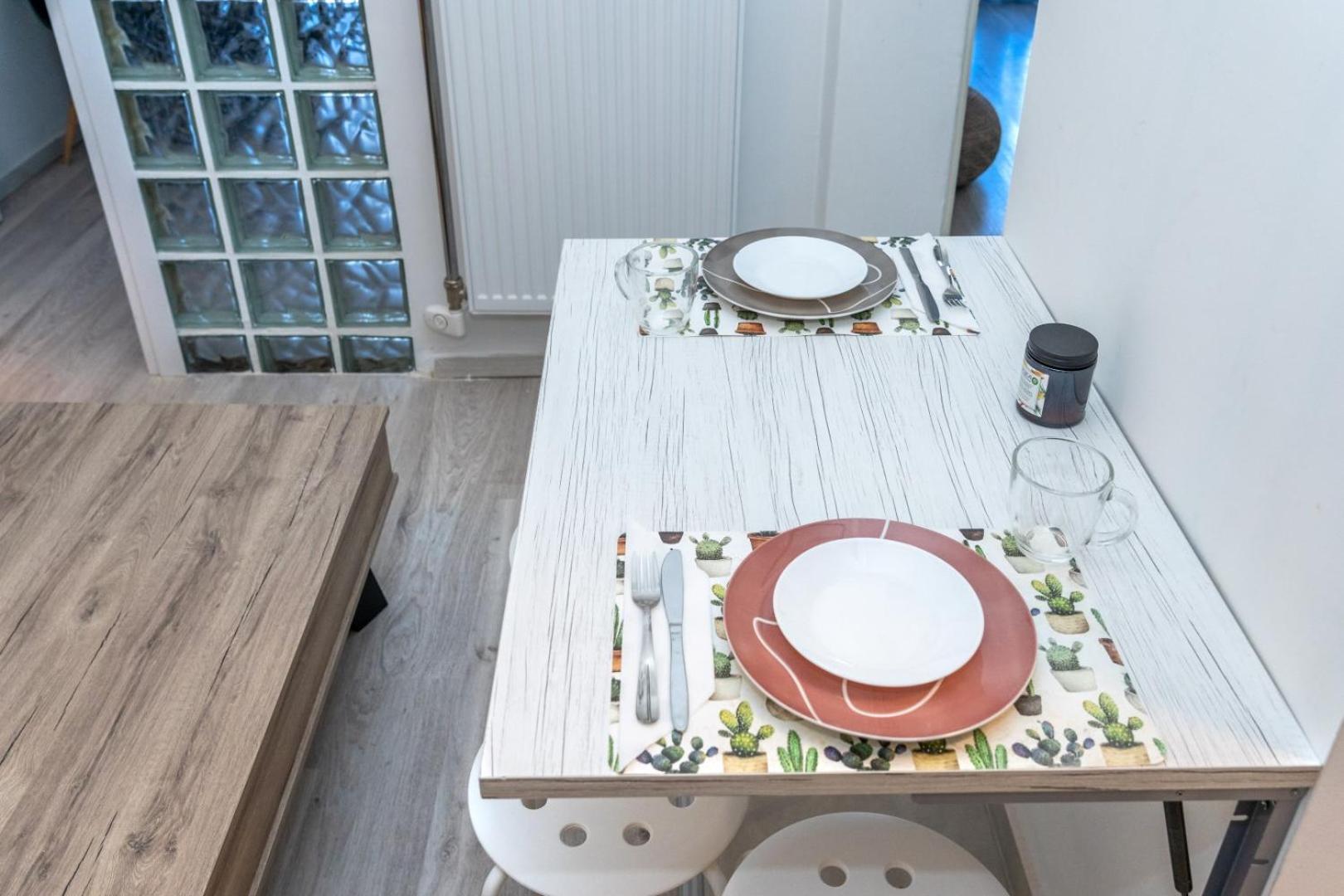 Apartment Kosmos Service Near Turkish Consulat And Saint Dimitrious Church With Additional Cost Parking *
