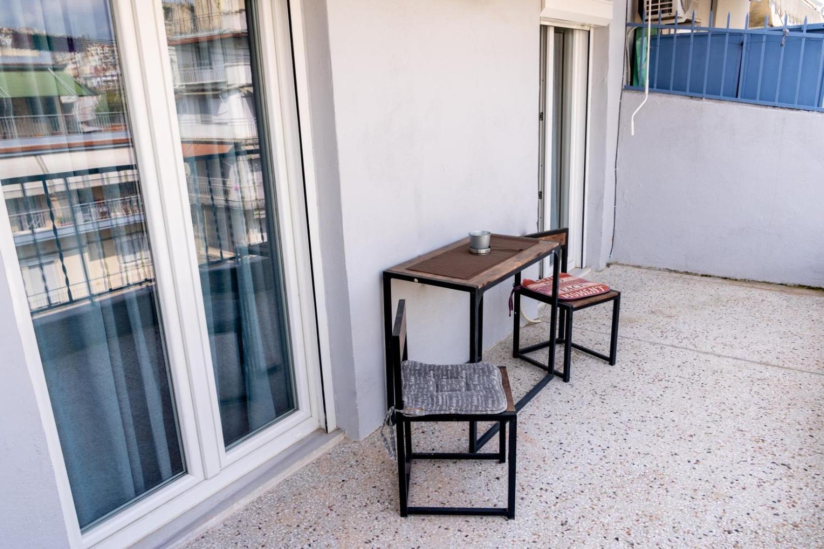 Kosmos Service Near Turkish Consulat And Saint Dimitrious Church With Additional Cost Parking Apartment Thessaloniki