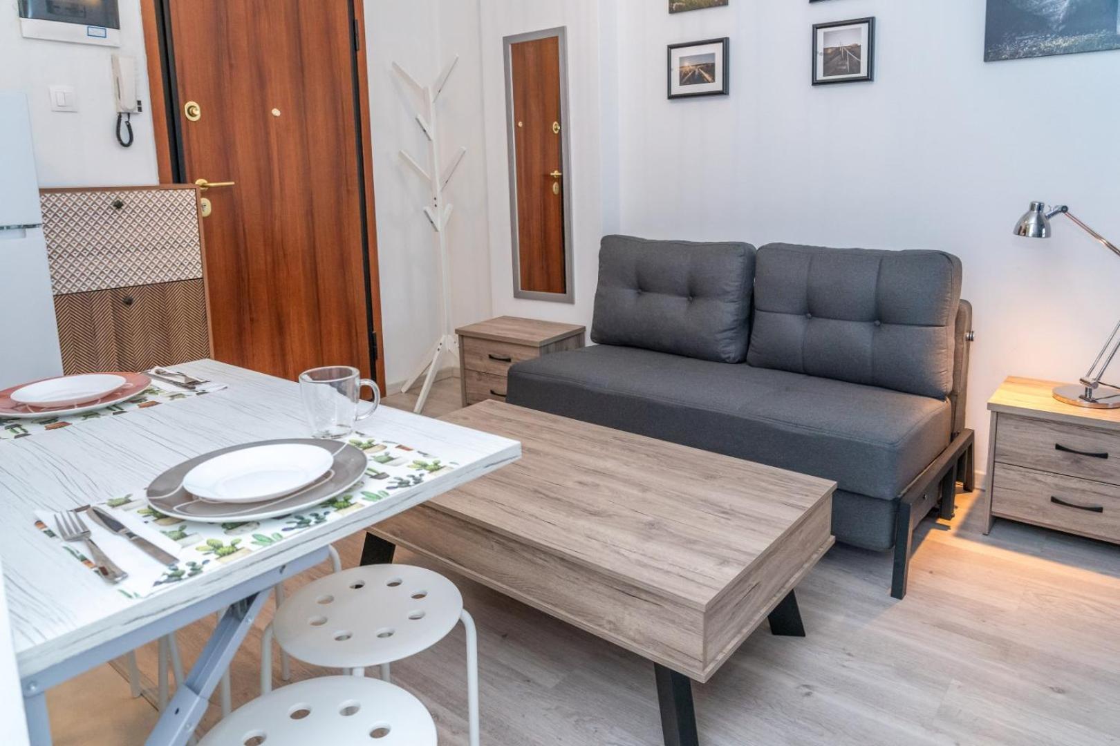 Kosmos Service Near Turkish Consulat And Saint Dimitrious Church With Additional Cost Parking *