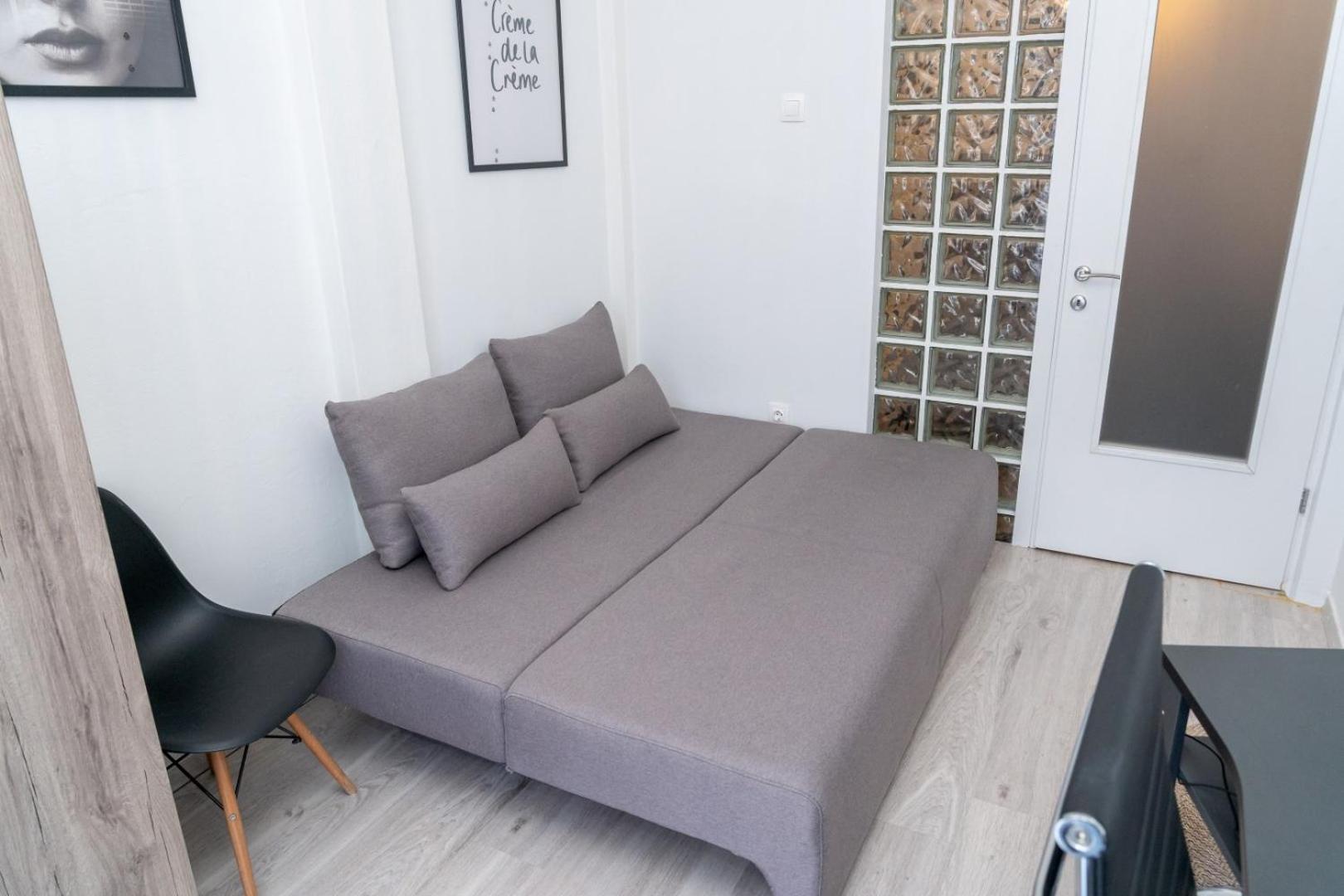 Kosmos Service Near Turkish Consulat And Saint Dimitrious Church With Additional Cost Parking *