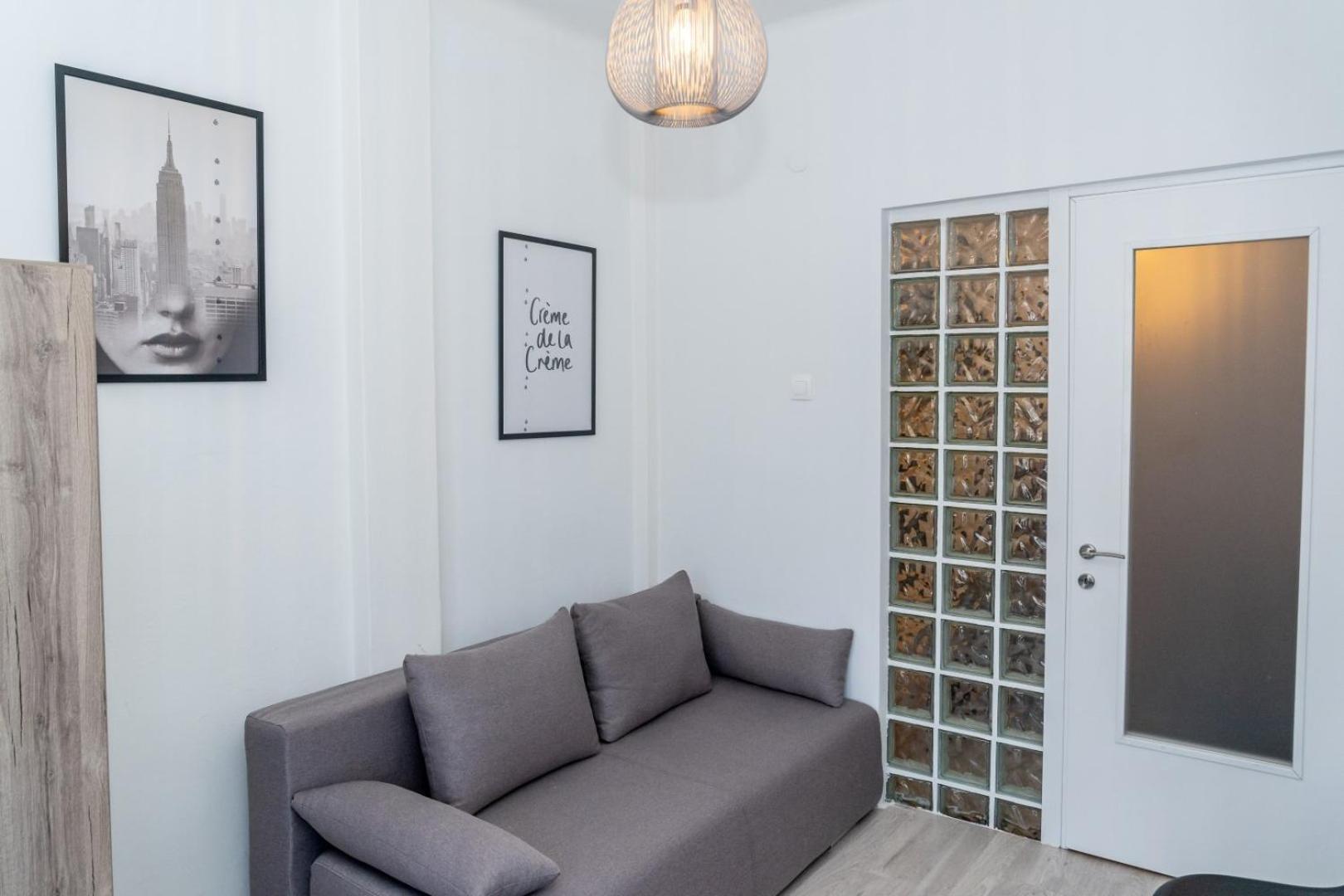 Kosmos Service Near Turkish Consulat And Saint Dimitrious Church With Additional Cost Parking Apartment Thessaloniki