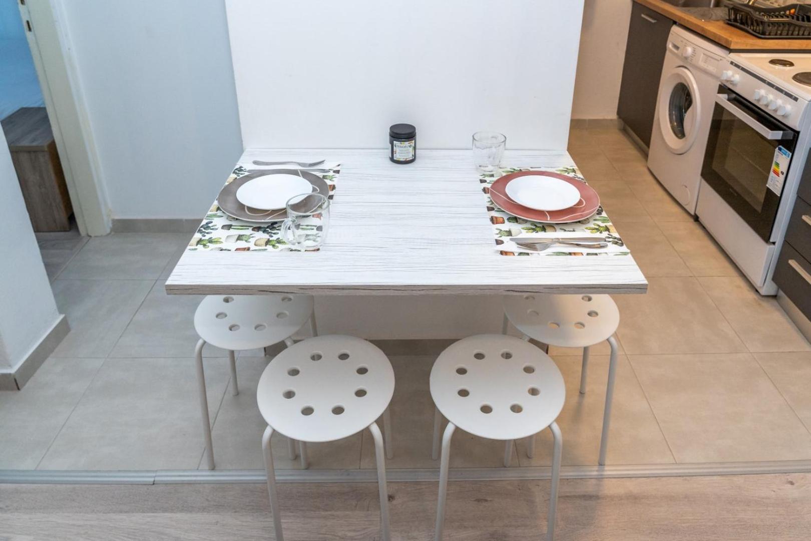 Apartment Kosmos Service Near Turkish Consulat And Saint Dimitrious Church With Additional Cost Parking