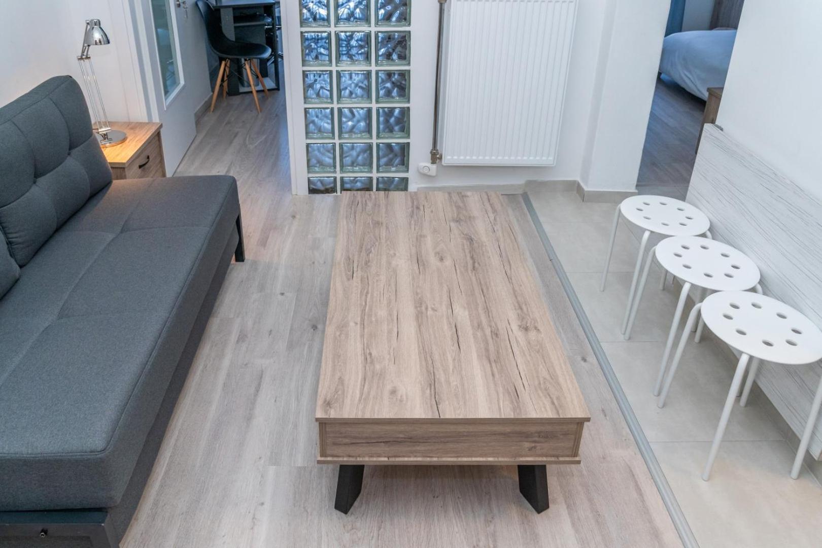 Kosmos Service Near Turkish Consulat And Saint Dimitrious Church With Additional Cost Parking Apartment *