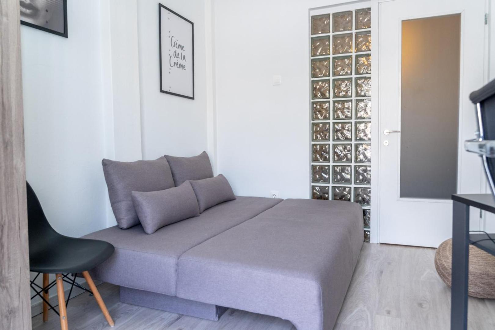 Kosmos Service Near Turkish Consulat And Saint Dimitrious Church With Additional Cost Parking Apartment