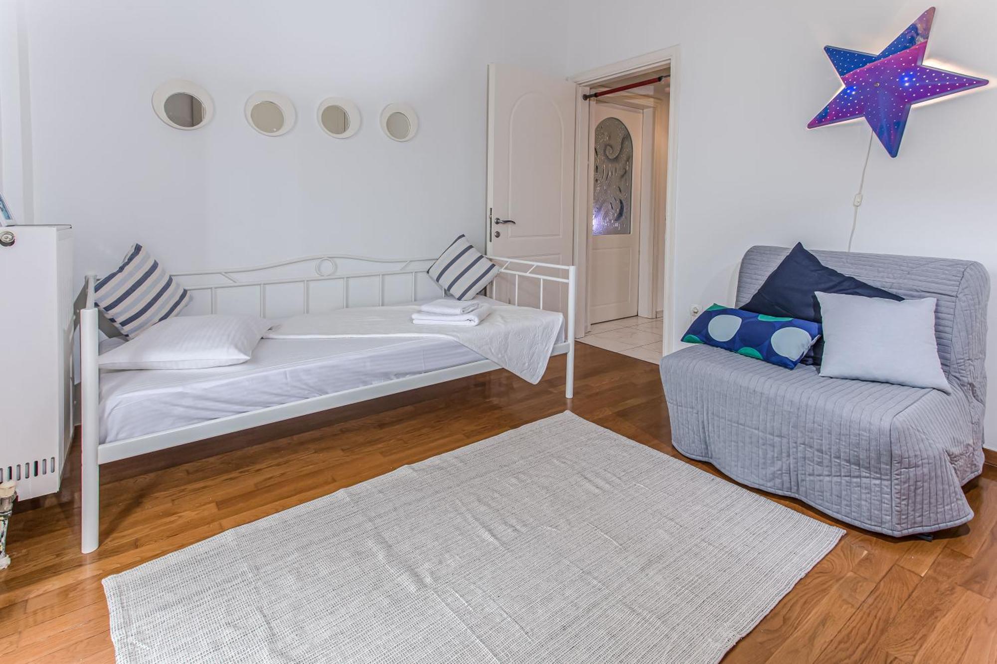 Celestial Garden-thessaloniki's Modern, Eclectic Penthouse With An Amazing View And Veranda Apartment Thessaloniki